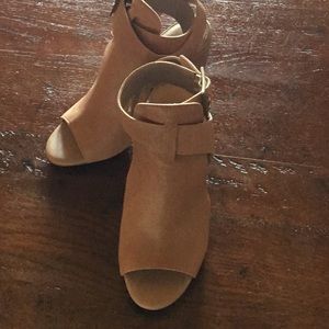 Gianni Bini nude colored shoes